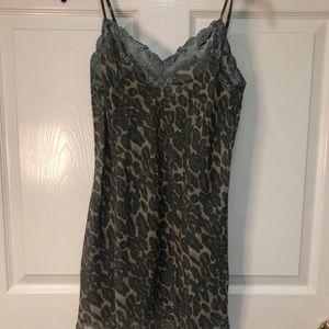 Victoria Secret Animal Print Camouflage chemise S